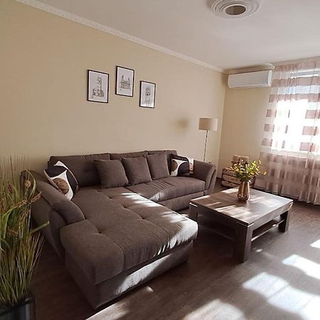 Szilfak City Apartman Гайдусобосло Екстер'єр фото