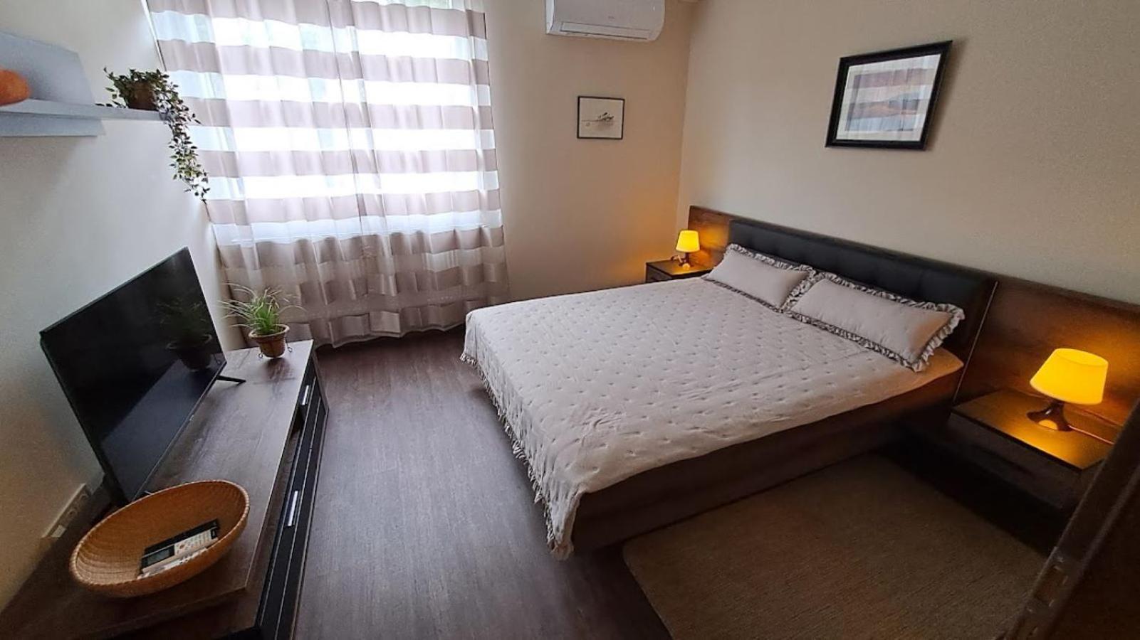 Szilfak City Apartman Гайдусобосло Екстер'єр фото