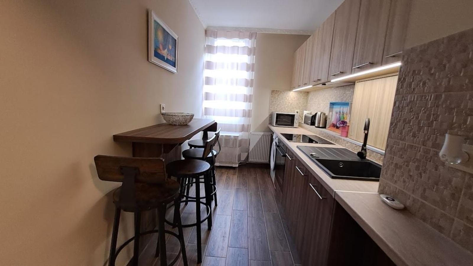 Szilfak City Apartman Гайдусобосло Екстер'єр фото