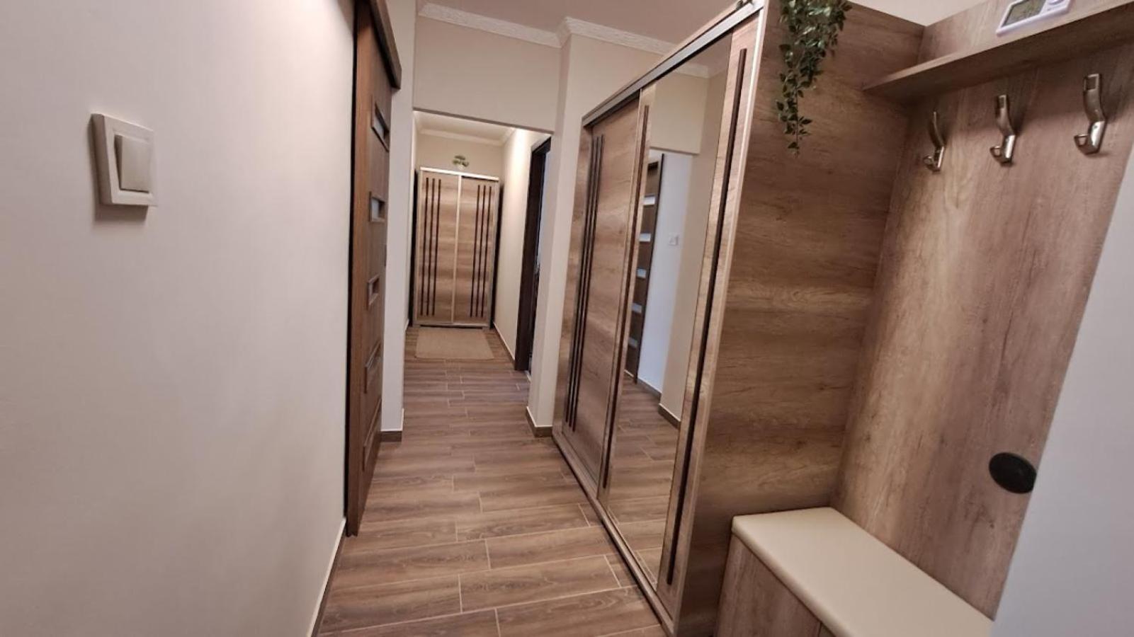Szilfak City Apartman Гайдусобосло Екстер'єр фото