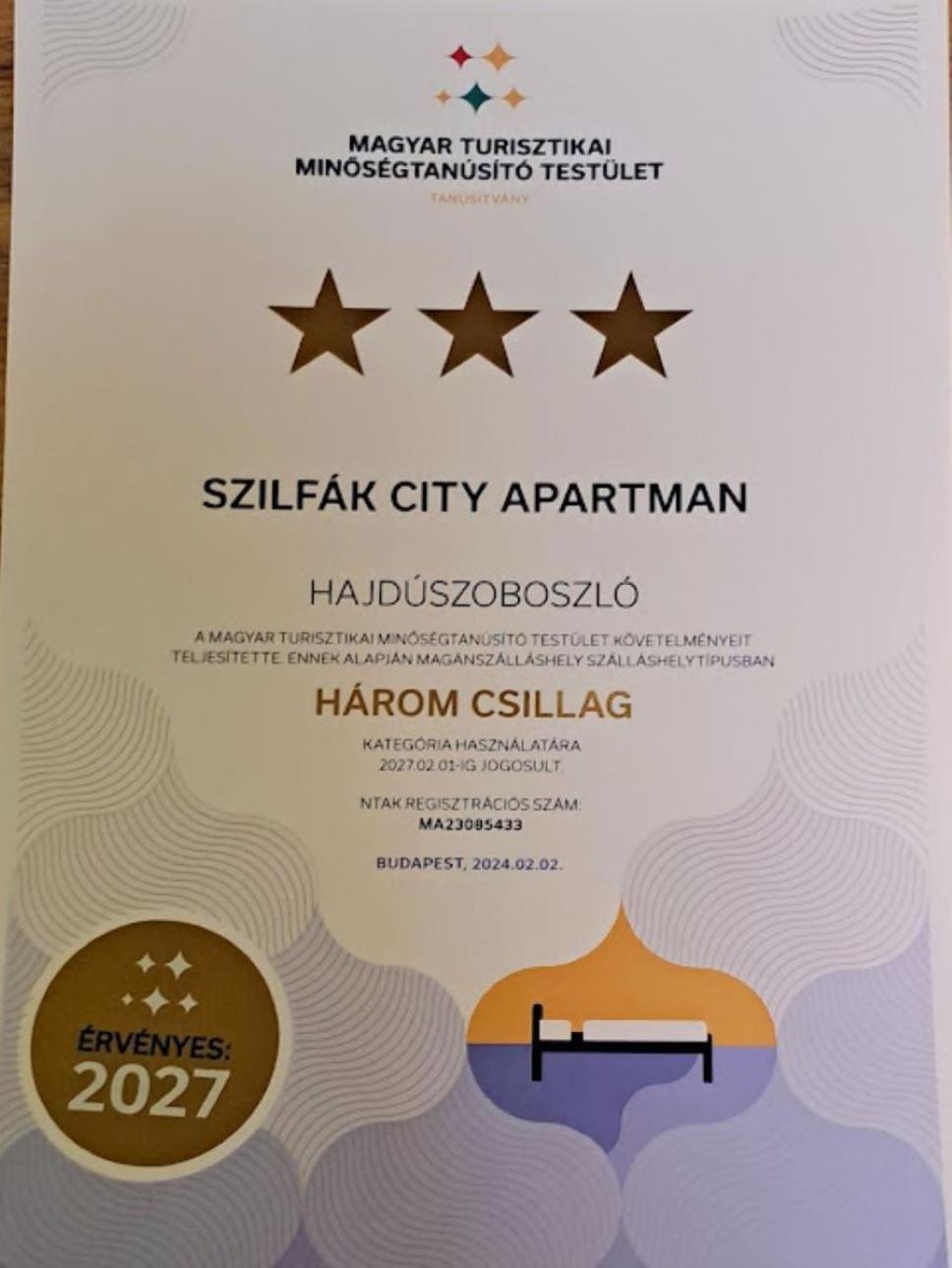 Szilfak City Apartman Гайдусобосло Екстер'єр фото